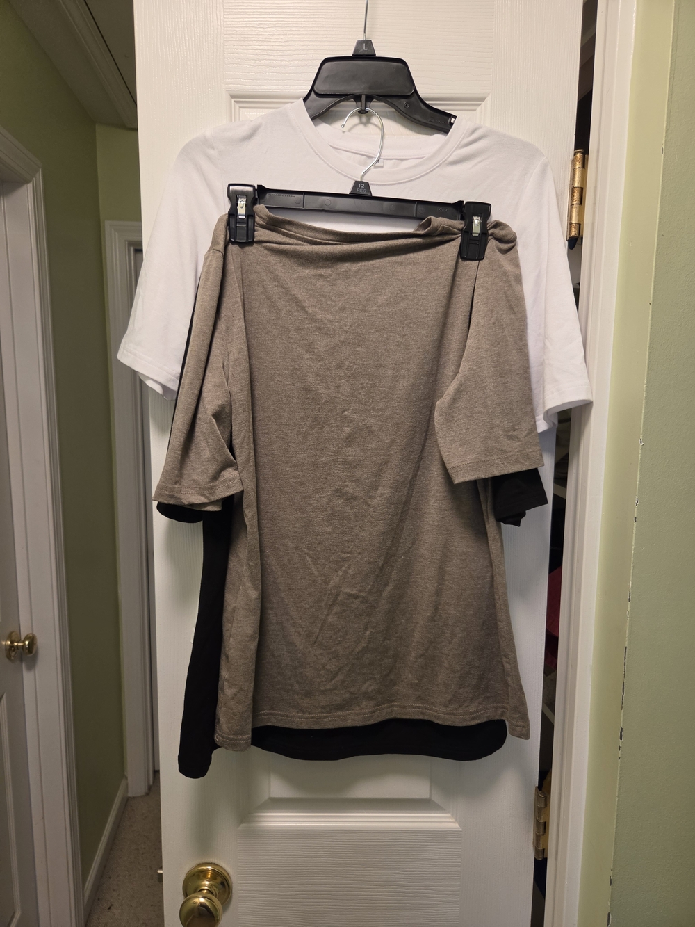 Womens Casual Crew Neck T-Shirt - Taupe. White And Black